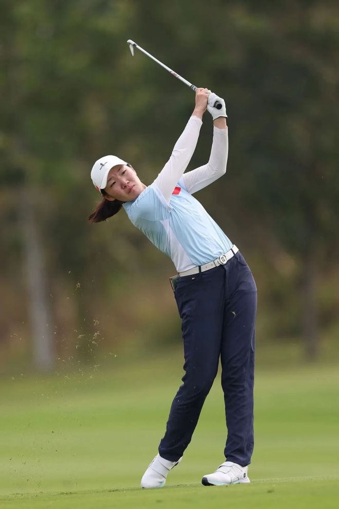 18岁中国姑娘张雅惠问鼎邀请赛冠军明年征战LPGA